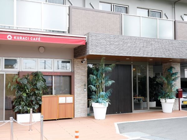 エントランスの外観