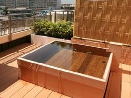 屋上設置の檜風呂