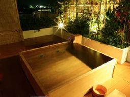 夜景と共に温もり浴室