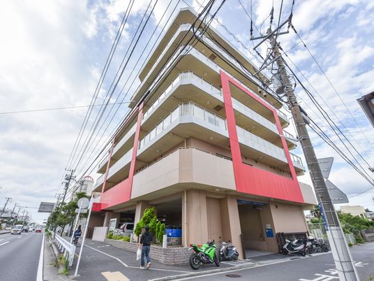 多階層建物の外観