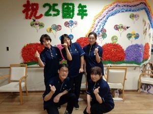 スタッフ集合の掲示物前  