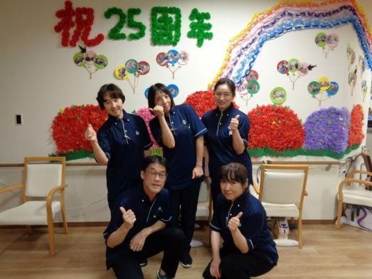 スタッフ集合の掲示物前  