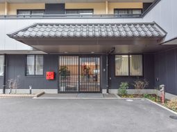 エントランス前の外観