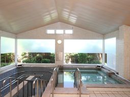 明るい浴室空間