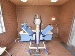 浴室用の機能訓練機器