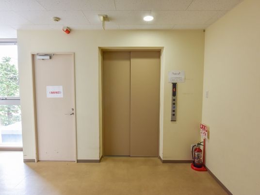 廊下とエレベーターの配置