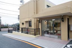 清潔な施設の外観
