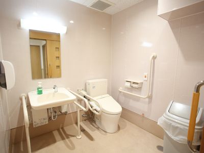 バリアフリーなトイレ設備