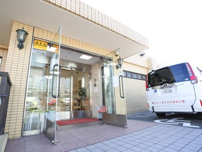 エントランスと配車スペース