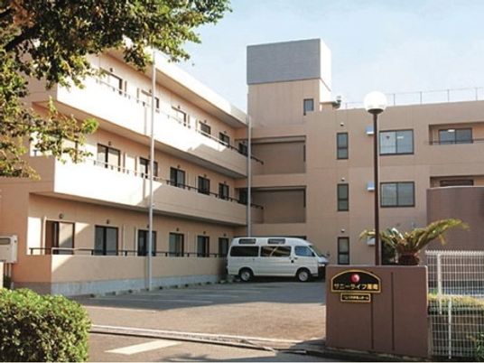 広々とした施設外観