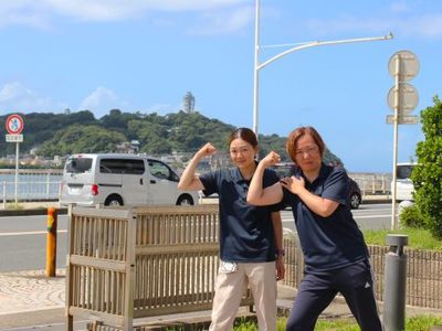 笑顔のスタッフ二人 スタッフイメージ