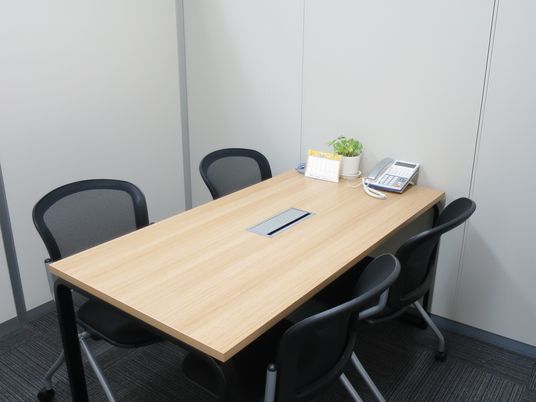 会議室の机と椅子  