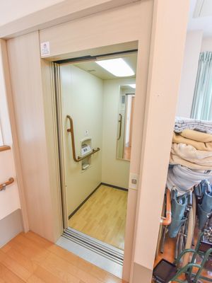 車椅子対応の居室入口