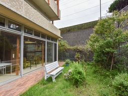 庭付き施設の外観