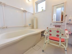 バリアフリーの浴室設備