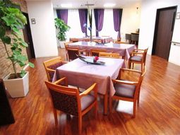 温かみのある食堂空間