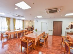 明るいダイニング空間