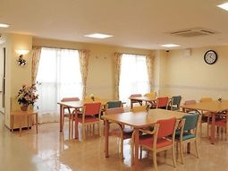 明るいダイニングスペース