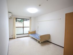 明るい居室の空間