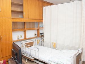 居室のベッド周辺  