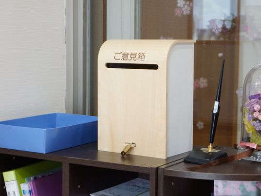 木製受付箱と文房具