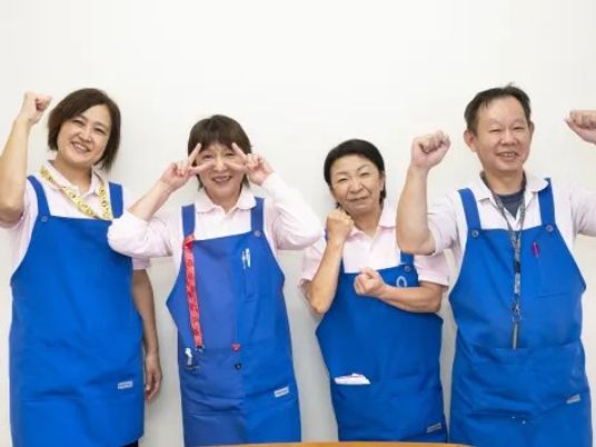 笑顔のスタッフイメージ  