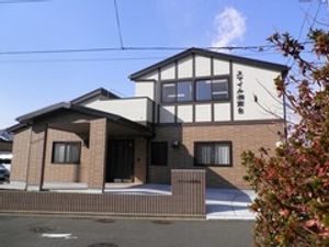 落ち着いた佇まいの外観