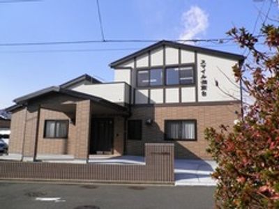 落ち着いた佇まいの外観