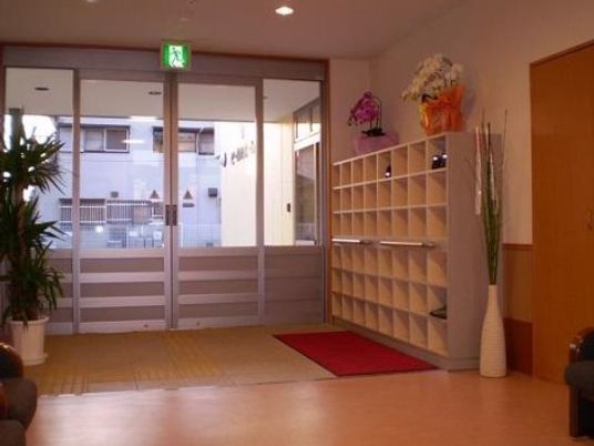 温もりのあるエントランス