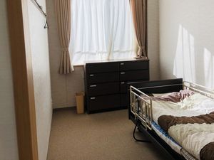 日差しが差し込む居室