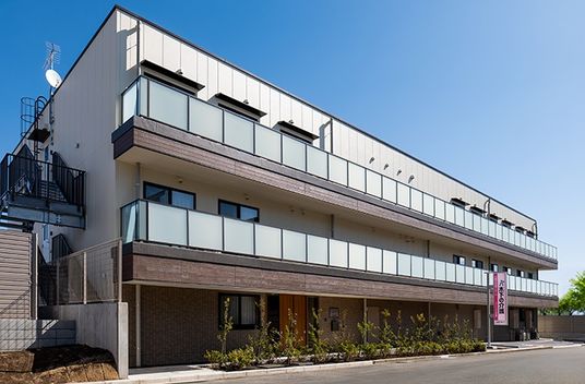 三階建ての外観