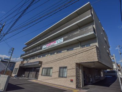 現代的な建物の外観