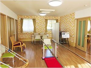 明るい機能訓練室  