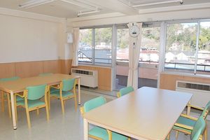 広々とした明るい空間のダイニングルーム