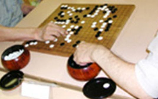 囲碁を楽しむ手元