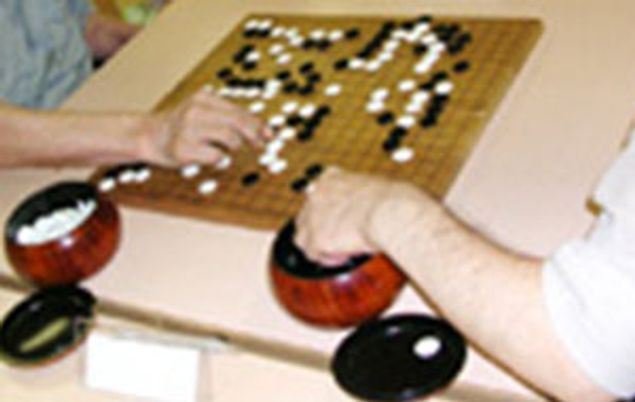 囲碁を楽しむ手元