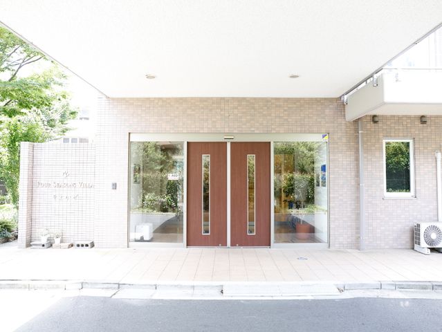 明るく清潔なエントランス