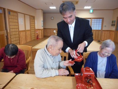 スタッフと利用者の和室