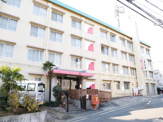 多階層建物の外観