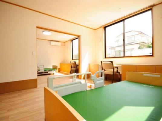 機能訓練用具が整った部屋