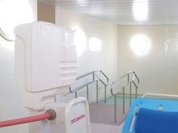 ケア施設の浴室設備