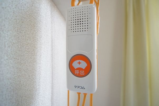 緊急呼出し装置のクローズアップ