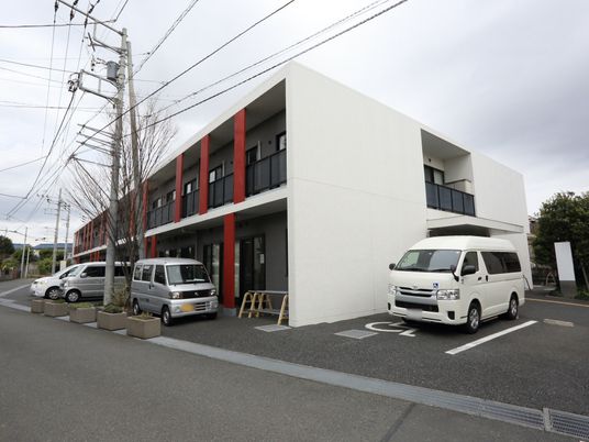 モダンな建物の外観