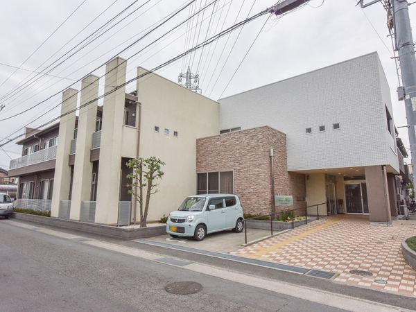 モダンな建物の外観