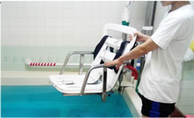 入浴用リフトの浴室