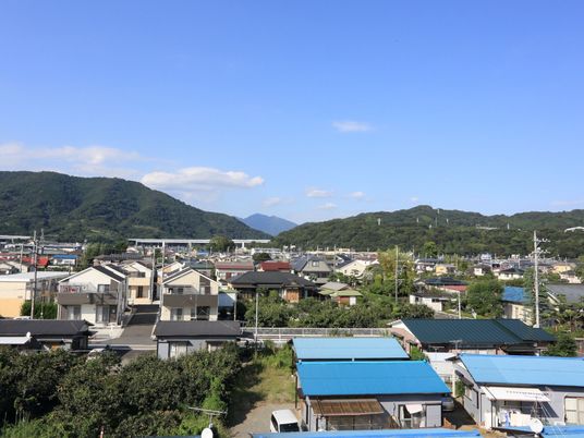 山々と町並みの眺望