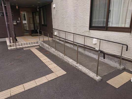 バリアフリー出入口