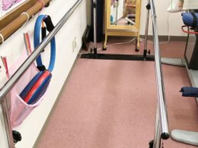明るい廊下 廊下 手すりが整った明るい廊下で、安全に移動ができる設計になっています。