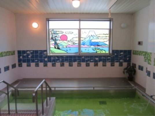 キレイな浴室の手すり