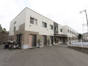 モダンな建物のエントランス